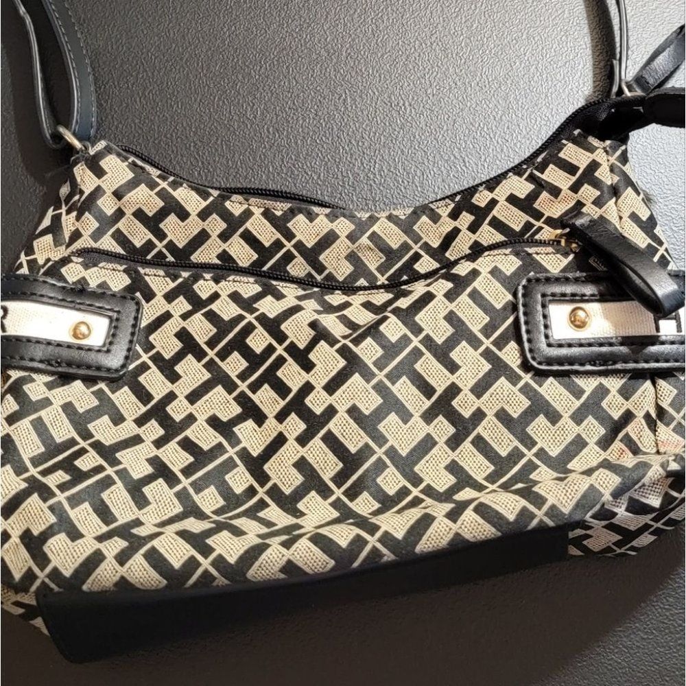 Tommy hilfiger purse